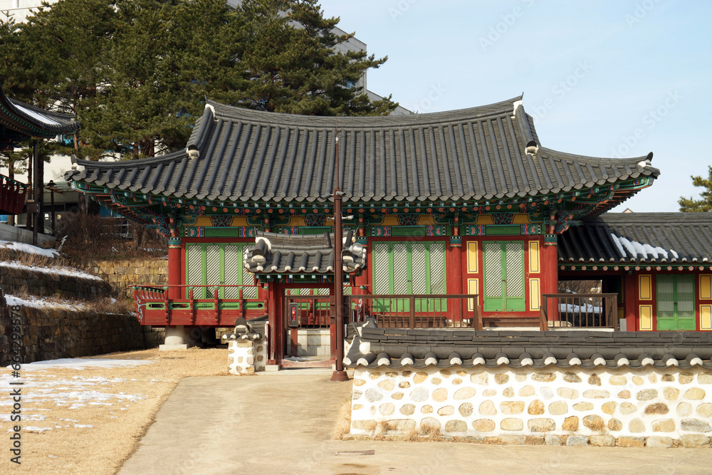 Obraz premium Chilsadang of Gangneung daedohobu, Gangneung