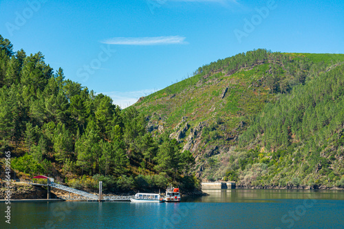 Catamaran tour piers in the Sil river