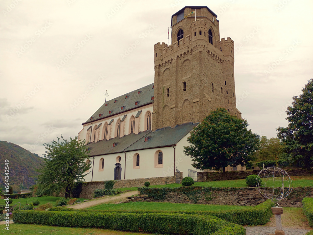 Die Kirche St. Martin in Oberwesel am Rhein im UNESO Welterbe Oberes Mittelrheintal, Rheinland-Pfalz.