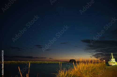 北海道の網走の夜明けの海