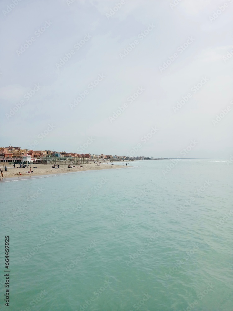 Fototapeta premium Blick auf Meer und Küste mit Strand