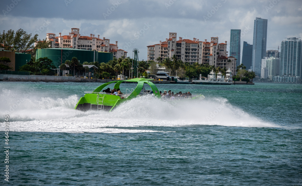 Obraz premium boat on the river