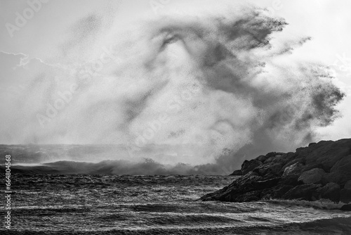 Tempête de vent sur la côte méditerranéenne à Marseille © PPJ