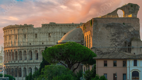 Le Colisée à Rome au petit matin