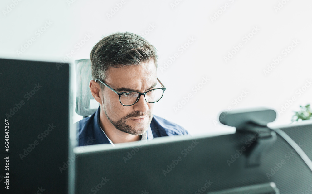 Remote work and modrn conectivity. Virtual meeting with many participents online. Webinar. Businessman talking online with employees via video connection Remote work and modrn conectivity. Virtual meeting with many participents online. Webinar. Businessman talking online with employees via video connection