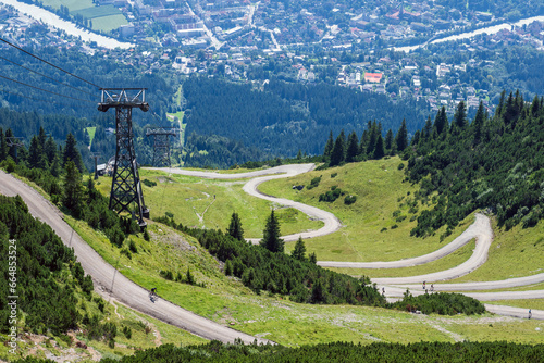 Hiking trail and cable car from Innsbruck up to the 