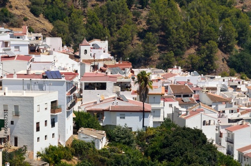 Vista del pueblo blanco de Tolox, provincia de Málaga © BestTravelPhoto