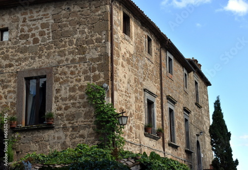 Fototapeta Naklejka Na Ścianę i Meble -  Altes Steinhaus in Civita di Bagnoregio