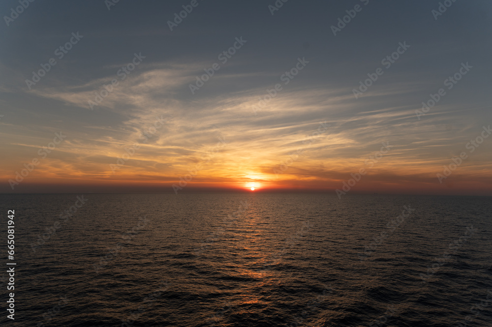 Sonnenuntergang über dem Meer