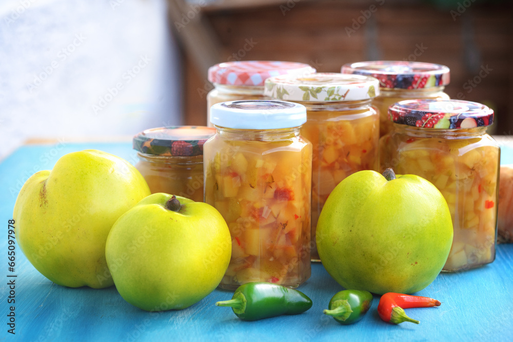 Quittenernte verarbeiten - scharfes Quitten-chutney Quittenernte verarbeiten - scharfes Quitten-chutney