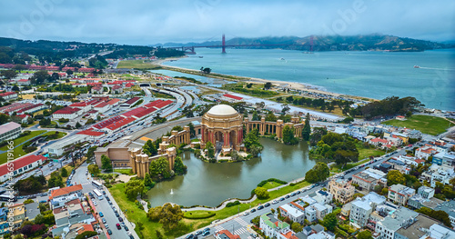 Fotografie Open air rotunda Palace of Fine Arts wide aerial colonnade around pond in city M