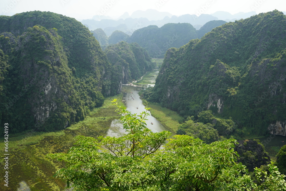 Tam Coc River and Rice Fields from Viewpoint of Mua Cave in Ninh Binh, Vietnam - ベトナム ニンビン ムア洞窟から見たタムコックの水田