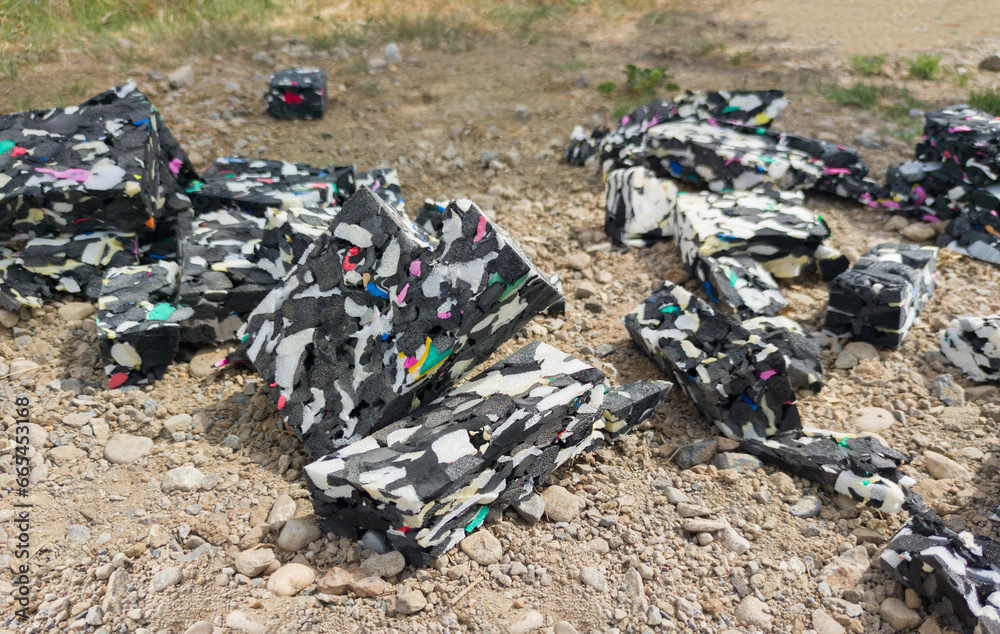Spare remains of recycled rubber particles