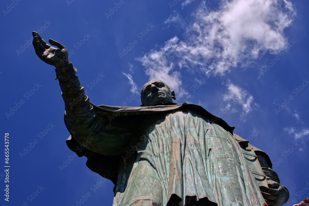Fototapeta premium Statue of San Carlo Borromeo,Arona.