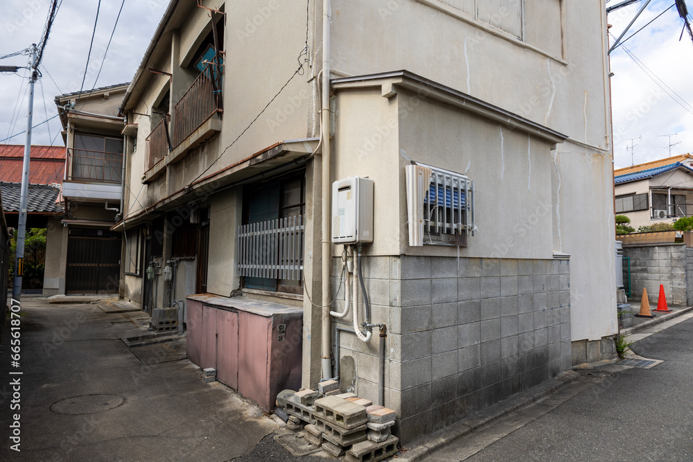 古い日本の集合住宅