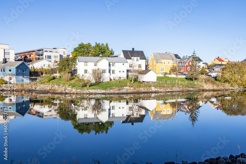 Walking along Froekenosen (Frøkenosen) bank, Brønnøysund, Helgeland