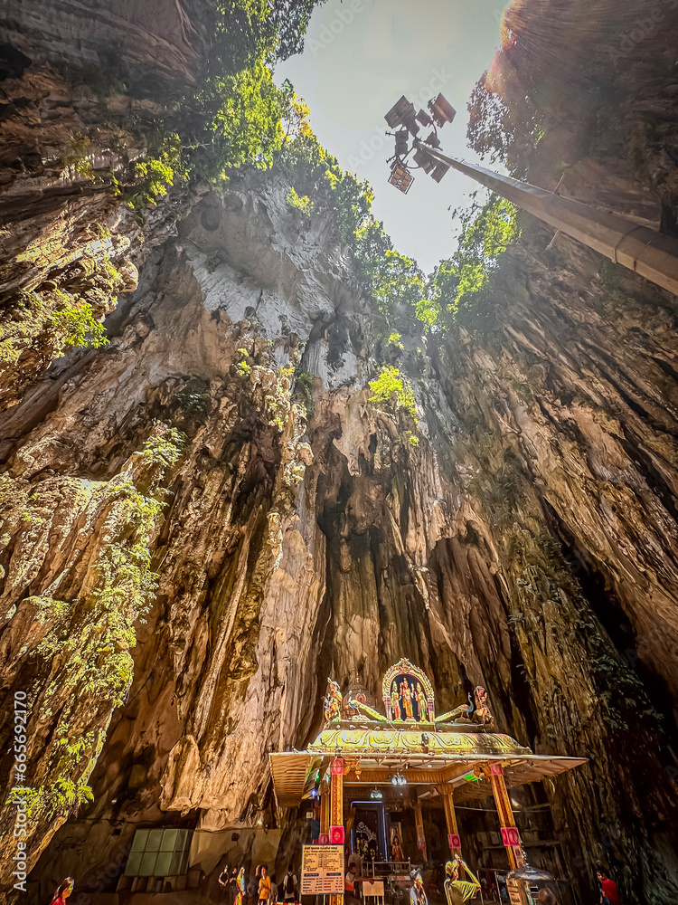 Fototapeta premium Batu Caves in Kuala Lumpur, one of the largest Hindu attractions in Malaysia