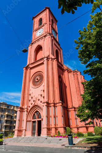 Basilique Notre-Dame de l'Assomption de Neuchâtel en Suisse photo