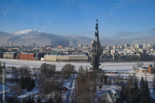 January 9, 2023, Moscow, Russia. View of the snow-covered Muzeon Park and the monument to Peter the Great in the Russian capital. © fifg