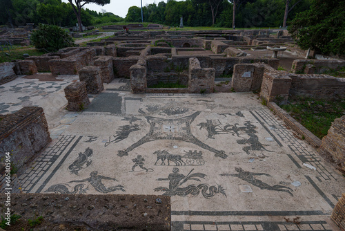 Cuadro en lienzo Les mosaïques des thermes des cisiarii à ostia antica.