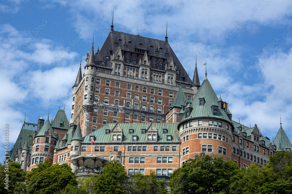 Fototapeta premium The Frontenac Castle (Fairmount Hotel) in the old Quebec city (Canada).
