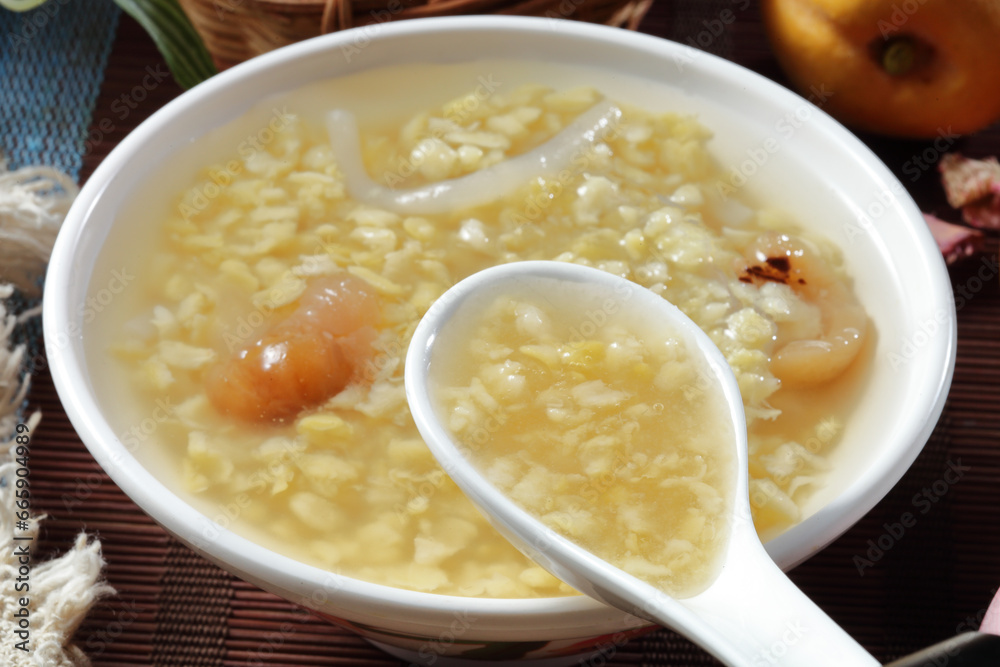 Taiwanese dessert, Sweet peeled mung bean soup, Lu-Do-Suan Taiwanese dessert, Sweet peeled mung bean soup, Lu-Do-Suan