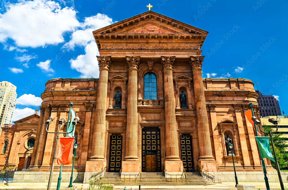 Fototapeta premium Cathedral Basilica of Saints Peter and Paul in Philadelphia