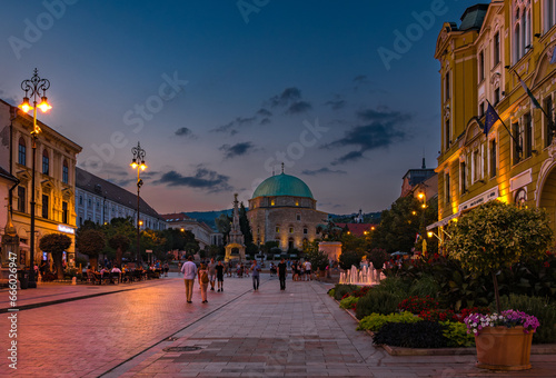 Slika na platnu PECS, HUNGARY - 17 AUGUST 2022: Main square - Szechenyi - at evening in Pecs, European Capital of Culture
