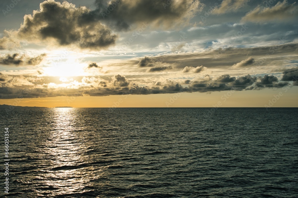 海に沈む夕日