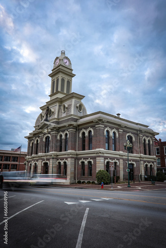 Scott county courthouse in Downton Georgetown, Kentucky © Ivelin