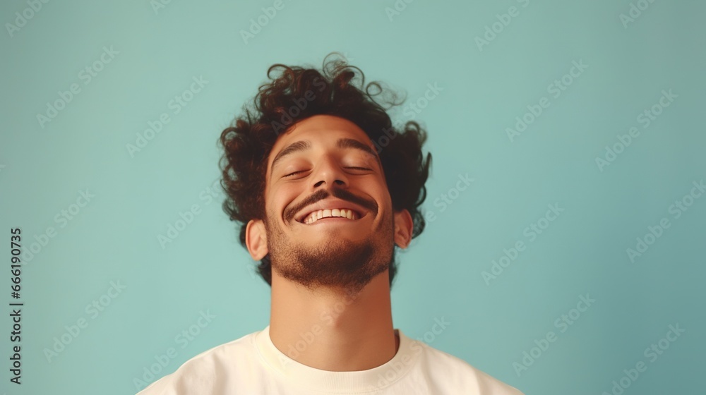 Obraz premium Laughing Man isolated on the Minimalist Pastel Color Background 