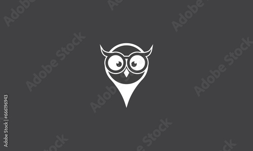 Simple Modern minimalist Owl Pin Logo icon vector on black background © bluepencil