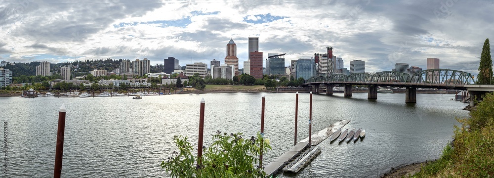 4K Image: Stormy Clouds Over Portland, Oregon USA, Willamette River Scenic Beauty After Rainstorm
