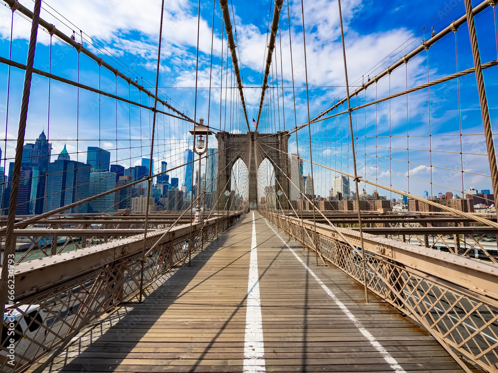 Fototapeta premium Brooklyn Bridge in New York City on a sunny day