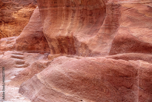 Kayon Sik. A close-up view of the winding road and undulating canyon walls. Petra Jordan photo