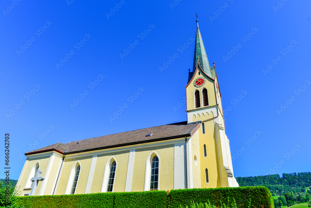 Kirche von Ramiswil in Mümliswil-Ramiswil im Bezirk Thal des Kantons Solothurn (Schweiz)