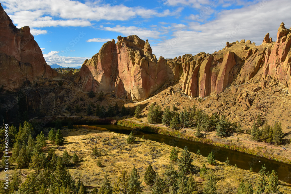The towering rock spires and sheer basalt cliffs of breathtaking Smith Rock State Park in Central Oregon. Beckons climbers from around the world.
