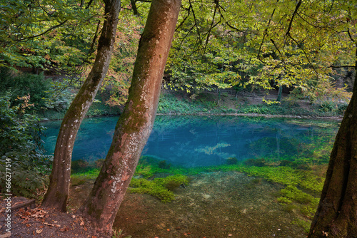 Blautopf Blaubeuren – Perle der Schwäbischen Alb ind Deutschland, Europa