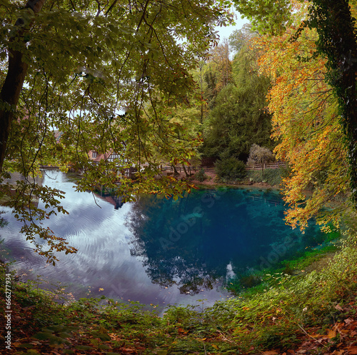 Blautopf Blaubeuren – Perle der Schwäbischen Alb ind Deutschland, Europa