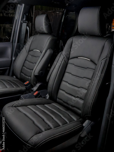 seats in a car black elegant © dit
