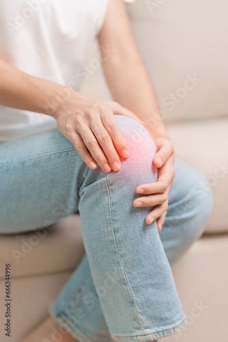 Принти на полотні woman having knee ache and muscle pain due to Runners Knee or Patellofemoral Pain Syndrome, osteoarthritis, arthritis, rheumatism and Patellar Tendinitis