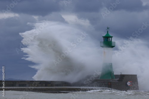 Sturm vor Rügen, Leuchtturm Sassnitz, 20.10.2023