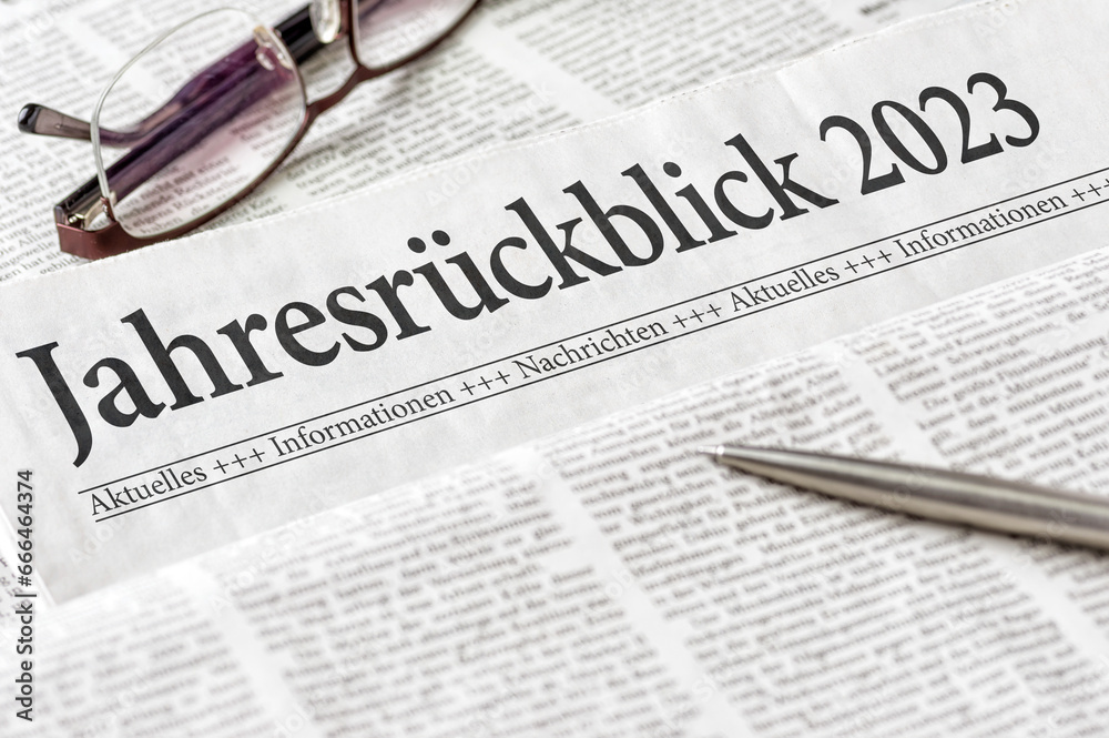 Zeitung mit der Überschrift Jahresrückblick 2023 Zeitung mit der Überschrift Jahresrückblick 2023