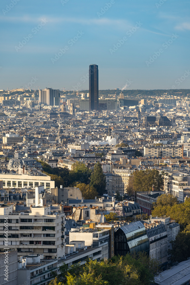 vue aérienne de Paris avec la tour Montparnasse en arrière-plan vue aérienne de Paris avec la tour Montparnasse en arrière-plan