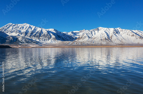 Fototapeta Naklejka Na Ścianę i Meble -  Lake in Sierra Nevada