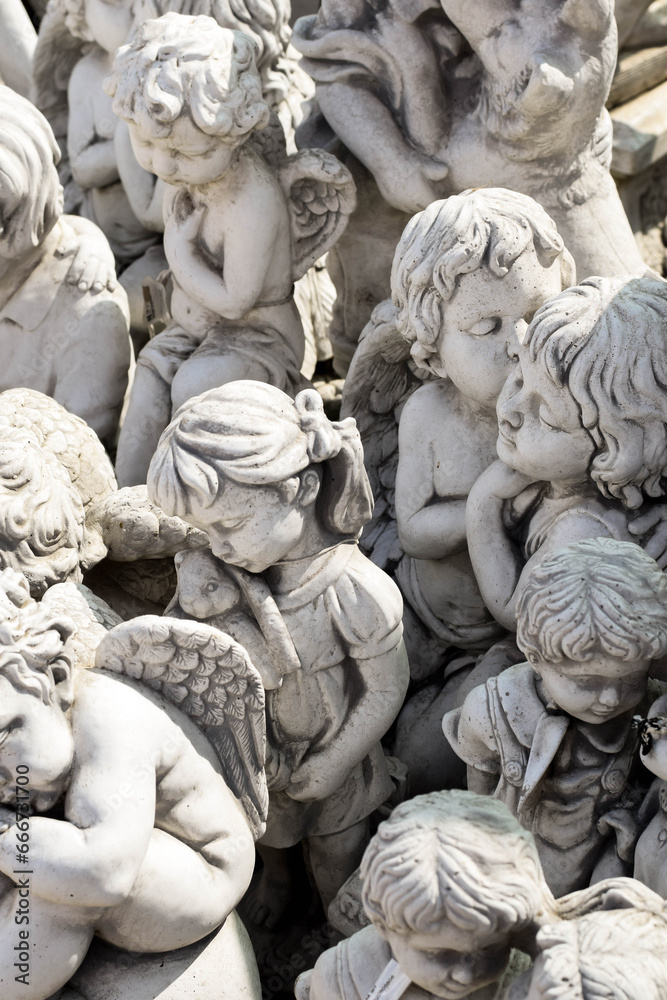 statues statues