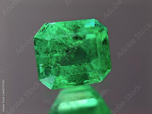 esmeraldas gigantes cristales emerald gemstone gemas piedras preciosas diamantes verdes granate zafiro rubí, emeralds and gemstone jade	
