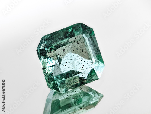 esmeraldas gigantes cristales emerald gemstone gemas piedras preciosas diamantes verdes granate zafiro rubí, emeralds and gemstone jade 