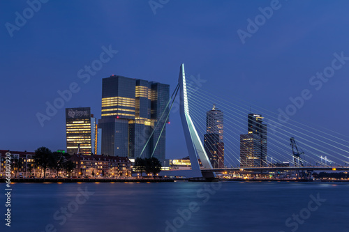 Erasmusbrücke in Rotterdam in Nachtstimmung