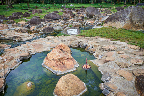 Boil eggs in hot springs